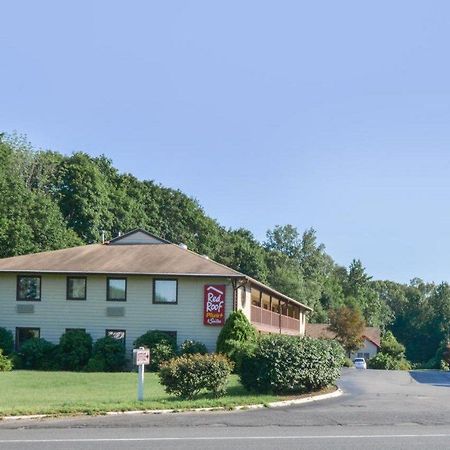 Red Roof Inn Plus+ & Suites Guilford Exteriör bild